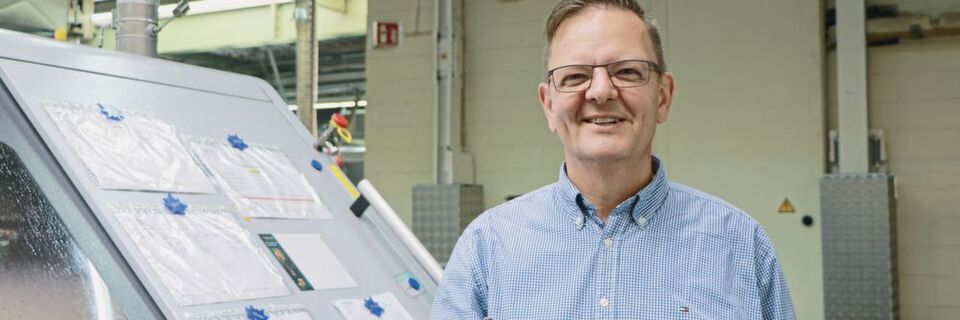 Rund 7,5 Mio. Präzisionsteile verlassen jährlich bei der Ypsotec AG, Grenchen, das Band, erklärt Jürg Aegerter, Vice President Marketing & Sales. Rund 7,5 Mio. Präzisionsteile verlassen jährlich bei der Ypsotec AG, Grenchen, das Band, erklärt Jürg Aegerter, Vice President Marketing & Sales.