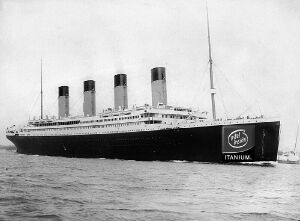 Ähnlich wie die RMS Titanic sollte der Itanium-Prozessor das schnellste und beste Produkt in seinem Feld sein. Doch schon vor der offiziellen Markteinführung scherzten Anwender in Usenet-Gruppen, Intel hätte den Chip besser „Itanic“ genannt. Tatsächlich sollte die erste 64-Bit-CPU aus dem Hause Intel einen dramatischen Schiffbruch erleiden. Ähnlich wie die RMS Titanic sollte der Itanium-Prozessor das schnellste und beste Produkt in seinem Feld sein. Doch schon vor der offiziellen Markteinführung scherzten Anwender in Usenet-Gruppen, Intel hätte den Chip besser „Itanic“ genannt. Tatsächlich sollte die erste 64-Bit-CPU aus dem Hause Intel einen dramatischen Schiffbruch erleiden.