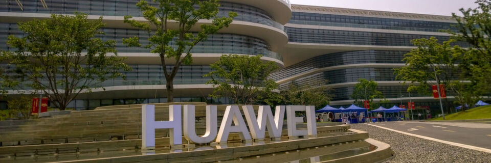 Mit weltweit fast 190.000 Mitarbeitern ist Huawei ein Schwergewicht in der internationalen IT-Landschaft. Dier Firma gehört im Carriergeschäft und bei Smartphones zu den Marktführern, baut aber auch das Enterprise-Geschäft aus. Mit weltweit fast 190.000 Mitarbeitern ist Huawei ein Schwergewicht in der internationalen IT-Landschaft. Dier Firma gehört im Carriergeschäft und bei Smartphones zu den Marktführern, baut aber auch das Enterprise-Geschäft aus.