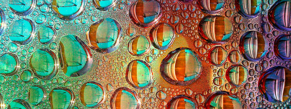 "Preconnect Lotus" lässt Verschmutzungen von Glasfaserkontakten einfach abperlen wie Lostusblätter Wasser. "Preconnect Lotus" lässt Verschmutzungen von Glasfaserkontakten einfach abperlen wie Lostusblätter Wasser.