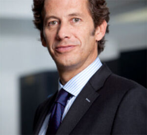 Die Unternehmen müssen ihre Datenschätze besser nutzen, doch die kommen häufig nicht 'dran oder können sie nicht integrieren. Also: Weg mit den Datensilos! so Xavier Guérin, Vice President Western Europe bei Datastax. Die Unternehmen müssen ihre Datenschätze besser nutzen, doch die kommen häufig nicht 'dran oder können sie nicht integrieren. Also: Weg mit den Datensilos! so Xavier Guérin, Vice President Western Europe bei Datastax.