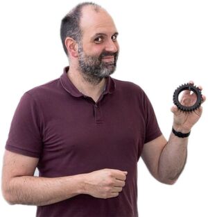 „Viele wichtige Eigenschaften von Materialien kommen erst durch vermeintliche Fehler zustande“, weiß Prof. Gachot von der TU Wien. „Viele wichtige Eigenschaften von Materialien kommen erst durch vermeintliche Fehler zustande“, weiß Prof. Gachot von der TU Wien.