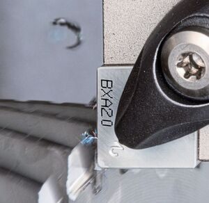 Auf der EMO Hannover 2019 stellt der Werkzeugspezialist Tungaloy Germany die Kompetenz in Sachen Full-Line-Supplier unter Beweis. Bestätigt werde diese Expertise zum Beispiel mit dem hier gezeigten BXA20, einem beschichteten CBN-System mit sogenannter „Wavy Joint“-Technik für das flexible Hartdrehen. Halle 4 am Stand G41. Auf der EMO Hannover 2019 stellt der Werkzeugspezialist Tungaloy Germany die Kompetenz in Sachen Full-Line-Supplier unter Beweis. Bestätigt werde diese Expertise zum Beispiel mit dem hier gezeigten BXA20, einem beschichteten CBN-System mit sogenannter „Wavy Joint“-Technik für das flexible Hartdrehen. Halle 4 am Stand G41.