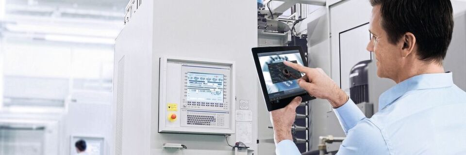 Alle Automatisierungstechnologien für Werkzeugmaschinen digital im Blick: Rexroth setzt bei der Vernetzung auf offene Standards für einen reibungslosen Datenfluss. Alle Automatisierungstechnologien für Werkzeugmaschinen digital im Blick: Rexroth setzt bei der Vernetzung auf offene Standards für einen reibungslosen Datenfluss.