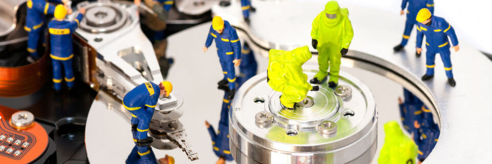 Datenrettung ist eine Arbeit für Profis. Die kanadische Mutterfirma von CBL Datenrettung wurde als CBL Data Recovery Technologies 1993 in Kanada gegründet und betriebt dort auch Grundlagenforschung. Datenrettung ist eine Arbeit für Profis. Die kanadische Mutterfirma von CBL Datenrettung wurde als CBL Data Recovery Technologies 1993 in Kanada gegründet und betriebt dort auch Grundlagenforschung.