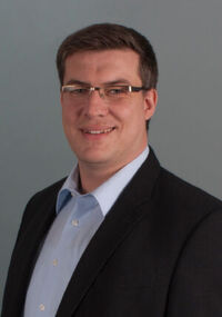 Zdravko Lucic ist Diplom-Informatiker und seit 2009 IT-Consultant bei doubleSlash. Mit seinem Team ist er insbesondere in den Bereichen Automotive und E-Mobility tätig. Hier beschäftigt er sich mit den Themen Billing und Payment, Subscription Management, vernetzten digitalen Diensten, Blockchain und Smart Contracts. Zdravko Lucic ist Diplom-Informatiker und seit 2009 IT-Consultant bei doubleSlash. Mit seinem Team ist er insbesondere in den Bereichen Automotive und E-Mobility tätig. Hier beschäftigt er sich mit den Themen Billing und Payment, Subscription Management, vernetzten digitalen Diensten, Blockchain und Smart Contracts.