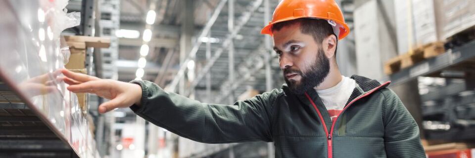 Im logistischen Alltag gibt es immer wieder Probleme, wenn die Haftungsregelung im Kontraktlogistikvertrag nicht eindeutig formuliert ist. Im logistischen Alltag gibt es immer wieder Probleme, wenn die Haftungsregelung im Kontraktlogistikvertrag nicht eindeutig formuliert ist.
