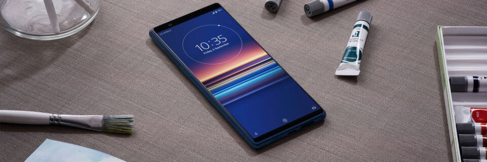 Das Xperia 5 ist das neue Smartphone-Flaggschiff von Sony, präsentiert auf der IFA. Das Xperia 5 ist das neue Smartphone-Flaggschiff von Sony, präsentiert auf der IFA.