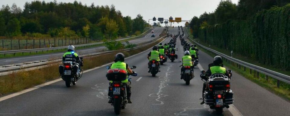 1.000 Biker zählte die diesjährige „Protest“-Sternfahrt der Biker Union nach Berlin. 1.000 Biker zählte die diesjährige „Protest“-Sternfahrt der Biker Union nach Berlin.