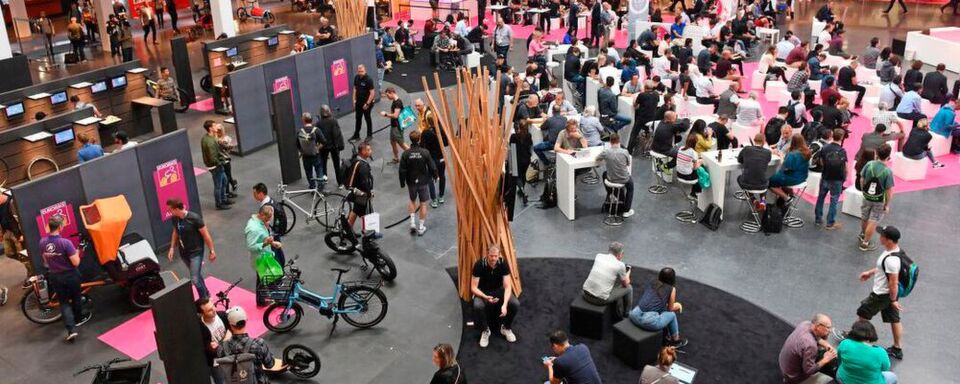 Publikum bei der Eurobike: Auch in diesem Jahr war die Messe wieder sehr gut besucht. Publikum bei der Eurobike: Auch in diesem Jahr war die Messe wieder sehr gut besucht.