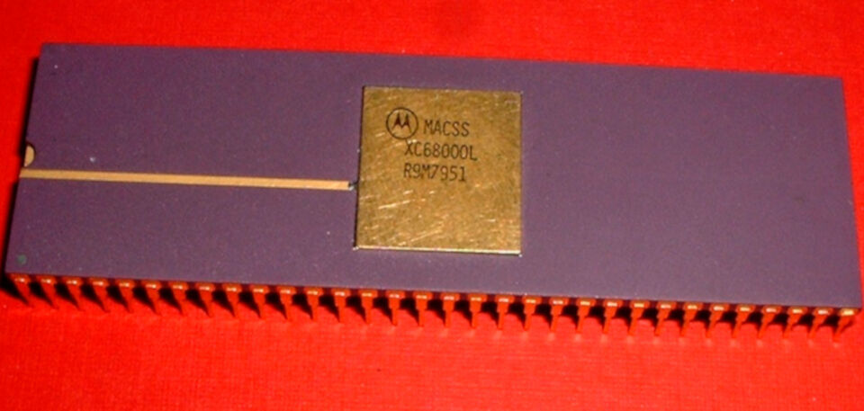 Pre-Release-Muster des Motorola 68000: Vor 40 Jahren erschien der erste 32-Bit-Prozessor auf dem Markt. Pre-Release-Muster des Motorola 68000: Vor 40 Jahren erschien der erste 32-Bit-Prozessor auf dem Markt.