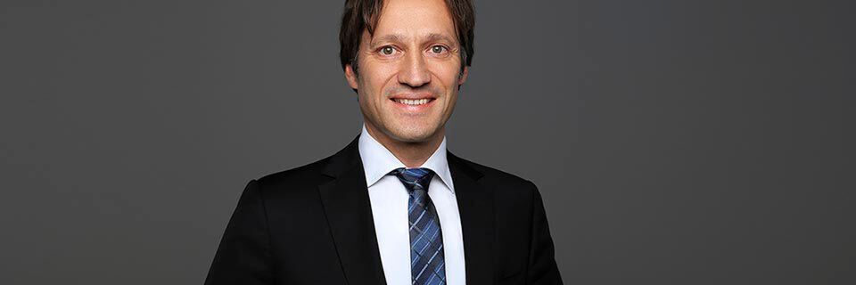 Uwe Peter ist seit 2019 Vice President und Vorsitzender der Geschäftsführung von Cisco in Deutschland. Uwe Peter ist seit 2019 Vice President und Vorsitzender der Geschäftsführung von Cisco in Deutschland.