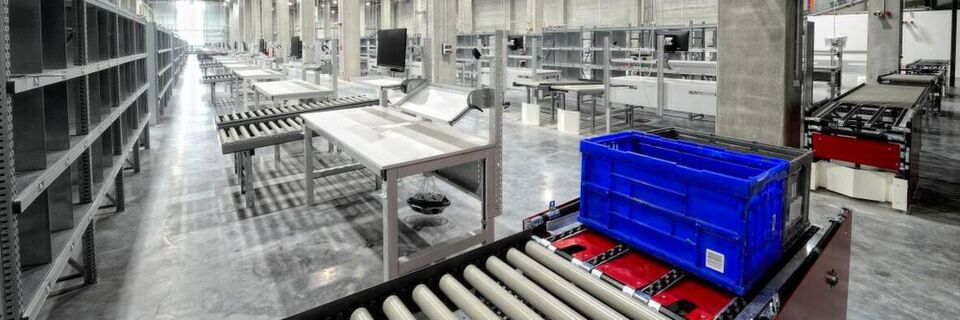 Bis zu 700 Mitarbeiter sollen im neuen Warendienstleistungszentrum von Breuninger – an Arbeitsplätzen von „Krieg Workflex“. Bis zu 700 Mitarbeiter sollen im neuen Warendienstleistungszentrum von Breuninger – an Arbeitsplätzen von „Krieg Workflex“.