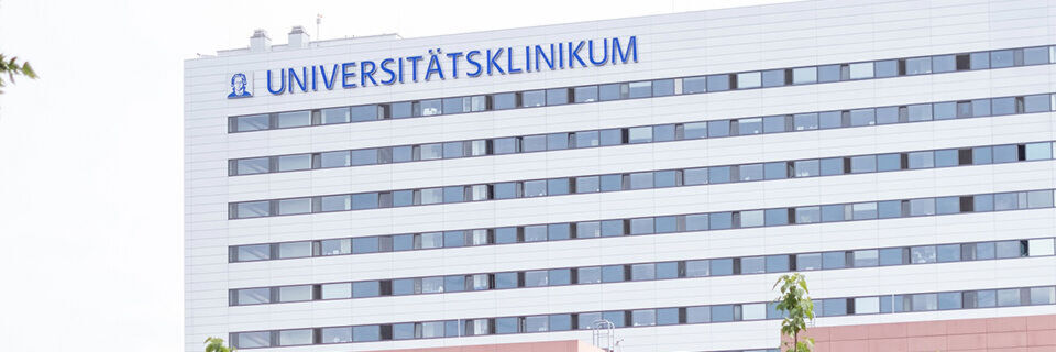 Elektronische Patientenakten und mehr: das Klinikum der Goethe-Universität Frankfurt Elektronische Patientenakten und mehr: das Klinikum der Goethe-Universität Frankfurt