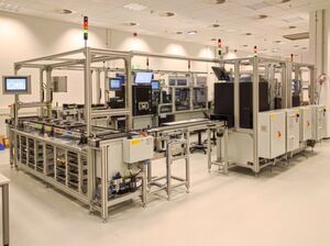 Eine OLED-Fertigungs- und Prüflinie in Aachen. Automation Uhr hat sich auf die Entwicklung und den Bau von Sondermaschinen in der Fabrikautomation spezialisiert. Eine OLED-Fertigungs- und Prüflinie in Aachen. Automation Uhr hat sich auf die Entwicklung und den Bau von Sondermaschinen in der Fabrikautomation spezialisiert.