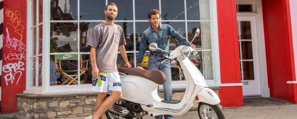 Der amerikanische Designer Sean Wotherspoon geht eine Kooperation mit Vespa ein. Der amerikanische Designer Sean Wotherspoon geht eine Kooperation mit Vespa ein.