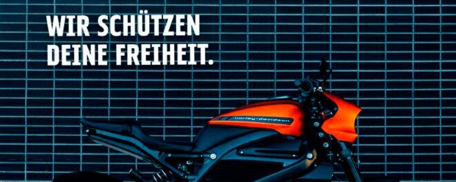 Mit den Tarifen Harley Street Cover und Harley Custom Cover soll der optimale Schutz für dein Bike gegeben sein. Mit den Tarifen Harley Street Cover und Harley Custom Cover soll der optimale Schutz für dein Bike gegeben sein.