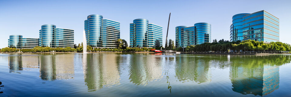 Oracle – im Bild die Firmenzentrale im kalifornischen Redwood City – muss für seine Cloud-Strategie auch andere Partner mit ins Boot holen. Oracle – im Bild die Firmenzentrale im kalifornischen Redwood City – muss für seine Cloud-Strategie auch andere Partner mit ins Boot holen.