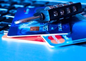 Die Auswirkungen von Identitätsdiebstahl auf Unternehmen sind hoch: Im schlimmsten Fall entsteht ein Millionenschaden. Die Auswirkungen von Identitätsdiebstahl auf Unternehmen sind hoch: Im schlimmsten Fall entsteht ein Millionenschaden.