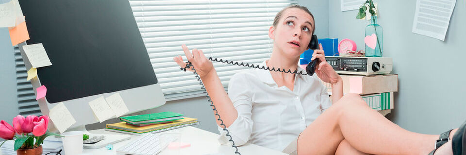 Unnötige Telefongespräche und überlange Meetings nehmen leider einen Großteil der Arbeitszeit ein. Unnötige Telefongespräche und überlange Meetings nehmen leider einen Großteil der Arbeitszeit ein.