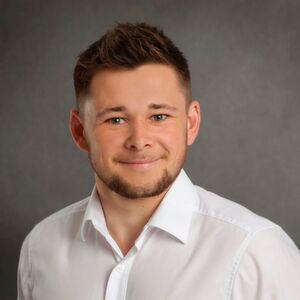 Maximilian Hille ist Senior Analyst und Practice Lead bei Crisp Research. Als Cloud Practice Lead leitet er alle Research- und Beratungsaktivitäten zu den Themen Cloud-Architektur, Cloud-Native Technologies, Managed Cloud Services, Digital Workplace und Mobility. Maximilian Hille ist Senior Analyst und Practice Lead bei Crisp Research. Als Cloud Practice Lead leitet er alle Research- und Beratungsaktivitäten zu den Themen Cloud-Architektur, Cloud-Native Technologies, Managed Cloud Services, Digital Workplace und Mobility.