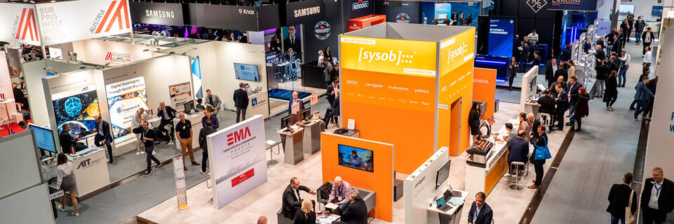 Dieses Jahr drehte sich auf der it-sa alles um die Top-Themen Mobile-Security, Cloud-Security, Verschlüsselung, IT Compliance und Biometrie. Dieses Jahr drehte sich auf der it-sa alles um die Top-Themen Mobile-Security, Cloud-Security, Verschlüsselung, IT Compliance und Biometrie.