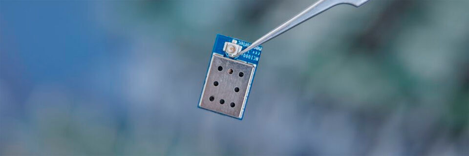 Für NeoMesh vorkonfigurierte Wireless-Module messen 11 x 18 x 2,5 mm³ Für NeoMesh vorkonfigurierte Wireless-Module messen 11 x 18 x 2,5 mm³