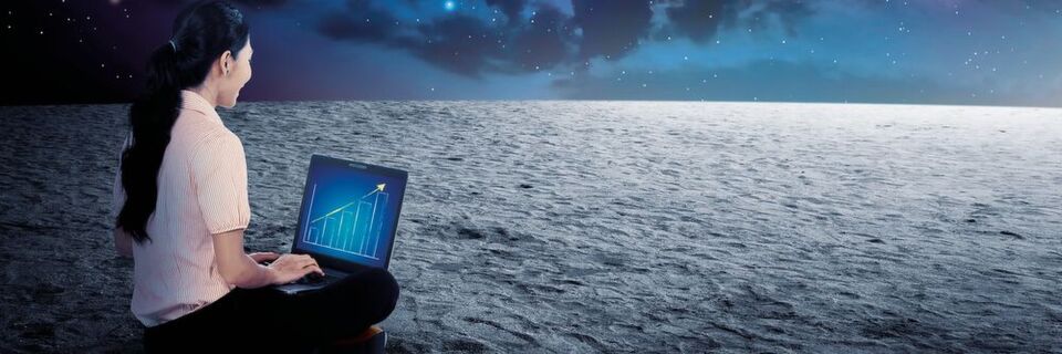 Ein Teil der Weiterentwicklung des digitalen Arbeitsplatzes, ist die Möglichkeit, überall mobil zu Arbeiten – wobei die fehlende Atmosphäre hier Grenzen setzen würde. Ein Teil der Weiterentwicklung des digitalen Arbeitsplatzes, ist die Möglichkeit, überall mobil zu Arbeiten – wobei die fehlende Atmosphäre hier Grenzen setzen würde.