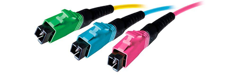 Rosenberger OSI vertreibt das Stecksystem 3M Expanded Beam Optical Interconnect. Rosenberger OSI vertreibt das Stecksystem 3M Expanded Beam Optical Interconnect.