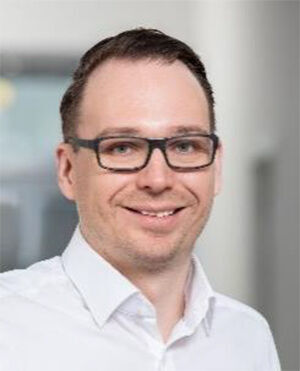 „Hier wird die zunehmende Bedeutung von Software und der IT als Umsetzungspartner von Business-Strategien im Zuge der digitalen Transformation deutlich“, sagt Mario Zillmann, Partner des Marktforschungsunternehmens Lünendonk & Hossenfelder. „Hier wird die zunehmende Bedeutung von Software und der IT als Umsetzungspartner von Business-Strategien im Zuge der digitalen Transformation deutlich“, sagt Mario Zillmann, Partner des Marktforschungsunternehmens Lünendonk & Hossenfelder.
