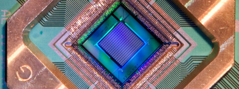 Bald schon in Jülich, am Supercomputing Center, Zuhause: Die Quantencomputertechnik von D-Wave. Bald schon in Jülich, am Supercomputing Center, Zuhause: Die Quantencomputertechnik von D-Wave.