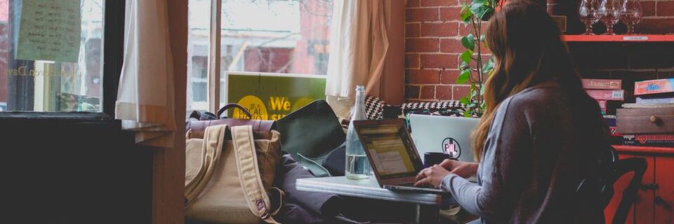 Mit zeitgemäßen Kundenportalen und Online Self Services kann das Kundenmanagement optimiert werden. Mit zeitgemäßen Kundenportalen und Online Self Services kann das Kundenmanagement optimiert werden.