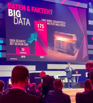 „2025 werden wir weltweit 175 Zetabyte Daten haben – eine Unmenge von Daten“, sagte Hagen Rickmann, Geschäftsführer Geschäftskunden der Telekom Deutschland auf der Digital X 2019 Ende Oktober in Köln. „2025 werden wir weltweit 175 Zetabyte Daten haben – eine Unmenge von Daten“, sagte Hagen Rickmann, Geschäftsführer Geschäftskunden der Telekom Deutschland auf der Digital X 2019 Ende Oktober in Köln.