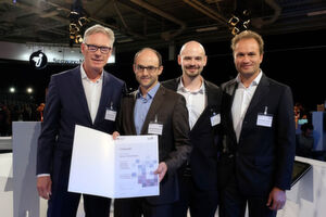 Ausgezeichnet im BMWi-Gründerwettbewerb: Andreas Duffner, Felix Winterstein, Alexander Lange und Andrea Suardi (v.l.n.r) vom FPGA-Start-up Xelera Ausgezeichnet im BMWi-Gründerwettbewerb: Andreas Duffner, Felix Winterstein, Alexander Lange und Andrea Suardi (v.l.n.r) vom FPGA-Start-up Xelera
