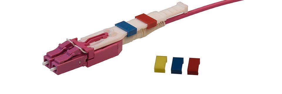 Netzwerktechniker können an den Push-Pull-Tabs unterschiedliche Dienste mit Farben kennzeichnen. Netzwerktechniker können an den Push-Pull-Tabs unterschiedliche Dienste mit Farben kennzeichnen.