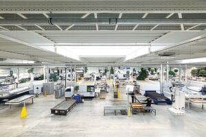 In der Produktionshalle von 247TailorSteel werden individuelle Kundenaufträge rund um die Uhr bearbeitet. In der Produktionshalle von 247TailorSteel werden individuelle Kundenaufträge rund um die Uhr bearbeitet.