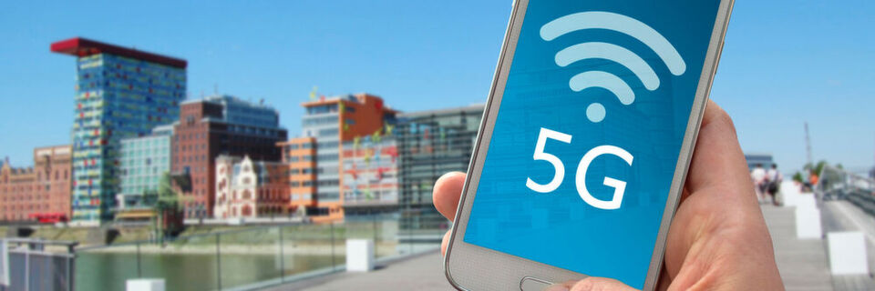 Geht es nach der Bundesnetzagentur, soll Huawei weiter in den 5G-Ausbau in Deutschland eingebunden werden. Voraussetzung sei die Einhaltung der neuen Regeln. Geht es nach der Bundesnetzagentur, soll Huawei weiter in den 5G-Ausbau in Deutschland eingebunden werden. Voraussetzung sei die Einhaltung der neuen Regeln.