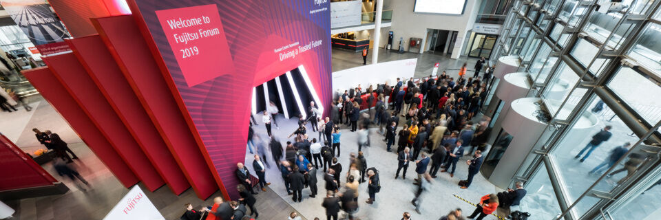 Drei Tage lang belebte Fujitsus große Hausmesse wieder das Messezentrum in München. Drei Tage lang belebte Fujitsus große Hausmesse wieder das Messezentrum in München.
