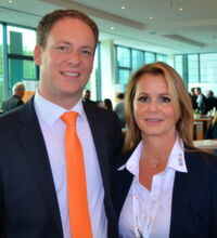 Geschäftsführer Henning Meyer und Isabelle von Künßberg, Leiterin Akademie & Personal, stehen seit zwölf Jahren an der Spitze von Acmeo. Geschäftsführer Henning Meyer und Isabelle von Künßberg, Leiterin Akademie & Personal, stehen seit zwölf Jahren an der Spitze von Acmeo.