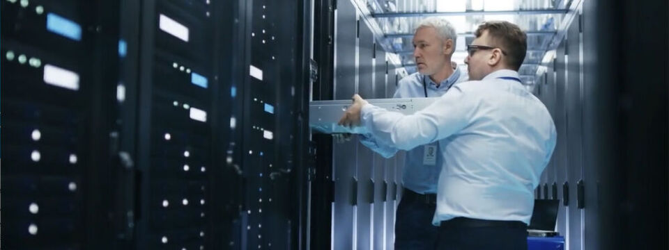 Mit Dell EMC „Powerone“ stellt Dell Technologies ein integriertes System vor, das dank einer Automatisierungs-Engine einen vergleichsweise autonomen Betrieb ermöglicht. Mit Dell EMC „Powerone“ stellt Dell Technologies ein integriertes System vor, das dank einer Automatisierungs-Engine einen vergleichsweise autonomen Betrieb ermöglicht.