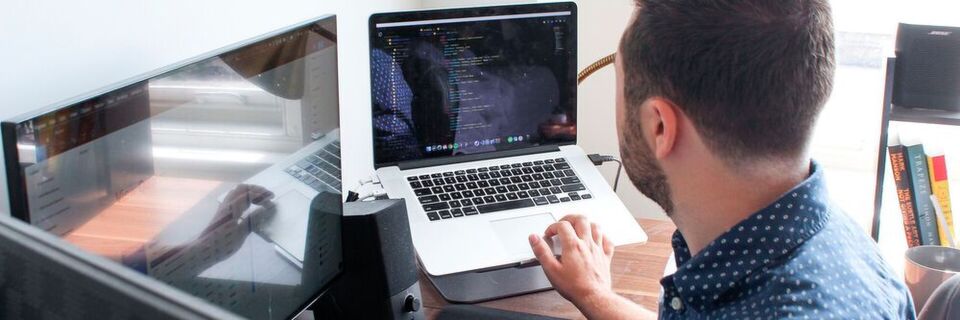 Die Frage, ob Low Code das „Hard Coding“ auf Dauer ersetzen kann, stellt sich zwangsläufig vielen IT-Entscheidern. Die Frage, ob Low Code das „Hard Coding“ auf Dauer ersetzen kann, stellt sich zwangsläufig vielen IT-Entscheidern.
