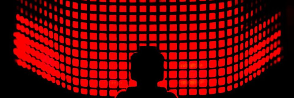Daten sind der Dreh- und Angelpunkt innerhalb des Beziehungsgeflechts eines Unternehmens. Daher ist ihre Qualität essentiell. Daten sind der Dreh- und Angelpunkt innerhalb des Beziehungsgeflechts eines Unternehmens. Daher ist ihre Qualität essentiell.