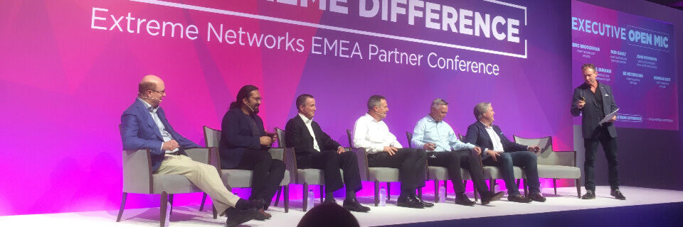 Das Management-Team von Extreme Networks auf der EMEA Partner Conference 2019 in Athen. Das Management-Team von Extreme Networks auf der EMEA Partner Conference 2019 in Athen.