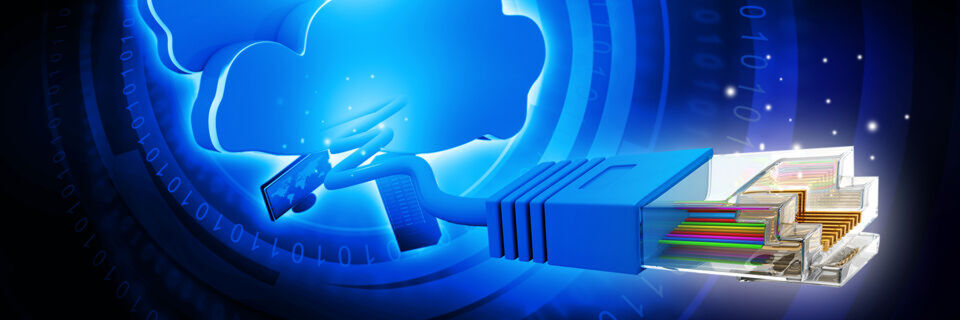 SD-WAN unterstützt das Verlagern von Anwendungen in die Cloud und verringert die Komplexität im Netzwerk. SD-WAN unterstützt das Verlagern von Anwendungen in die Cloud und verringert die Komplexität im Netzwerk.