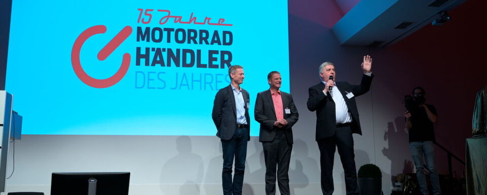 Grußworte auf der Händler gala der Fachtagung »bike und business« 2019 von Bundesinnungsmeister Franz-Josef Feldkämper (re.) und IVM-Präsident Henning Putzke. Grußworte auf der Händler gala der Fachtagung »bike und business« 2019 von Bundesinnungsmeister Franz-Josef Feldkämper (re.) und IVM-Präsident Henning Putzke.