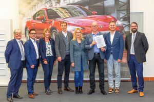 Toyota hat erfolgreich die Zertifizierung für die Ausbildung von „Geprüften Automobilverkäufern“ bestanden. Toyota hat erfolgreich die Zertifizierung für die Ausbildung von „Geprüften Automobilverkäufern“ bestanden.