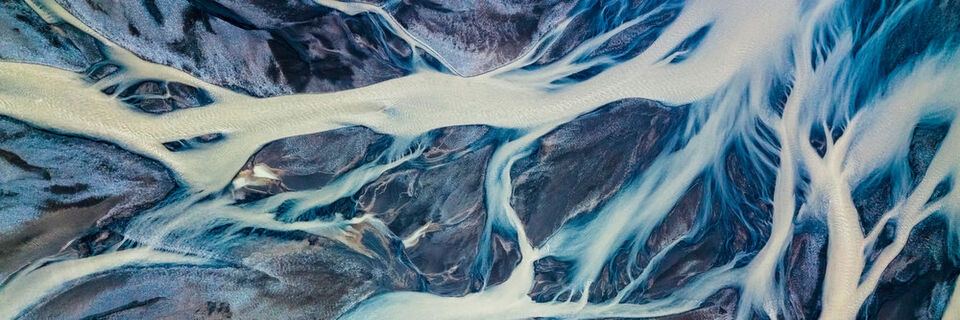 Wie ein Fluss verhalten sich auch Geschäftsprozesse, die sich aus der Quelle zum Bach und schließlich zu einem mächtigen Strom entwickeln. Wie ein Fluss verhalten sich auch Geschäftsprozesse, die sich aus der Quelle zum Bach und schließlich zu einem mächtigen Strom entwickeln.