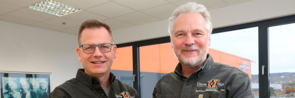 Am 1. Januar 2020 wird Thomas Noetzel (l.) Andreas Scholz Position bei CCE übernehmen: Nach 15 ereignisreichen Jahren zieht sich der „Macher" aus der Geschäftsführung zurück. Am 1. Januar 2020 wird Thomas Noetzel (l.) Andreas Scholz Position bei CCE übernehmen: Nach 15 ereignisreichen Jahren zieht sich der „Macher" aus der Geschäftsführung zurück.