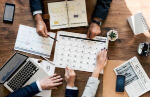 Um Ihnen die Planung zu erleichtern, haben wir für Sie die interessantesten B2B Marketing Events aus dem Jahr 2020 ausgesucht und stellen Ihnen diese vor. Um Ihnen die Planung zu erleichtern, haben wir für Sie die interessantesten B2B Marketing Events aus dem Jahr 2020 ausgesucht und stellen Ihnen diese vor.