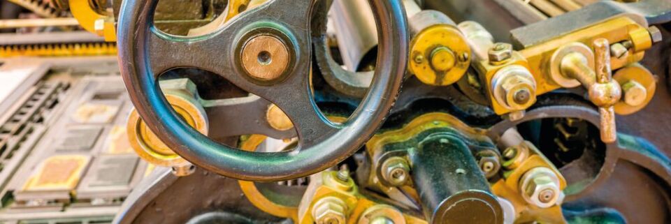 Druckmaschinen mit Bleisatz sind heute nur noch Museumsstücke. Für Drucker und MFPs im Firmenumfeld gilt das noch lange nicht. Druckmaschinen mit Bleisatz sind heute nur noch Museumsstücke. Für Drucker und MFPs im Firmenumfeld gilt das noch lange nicht.